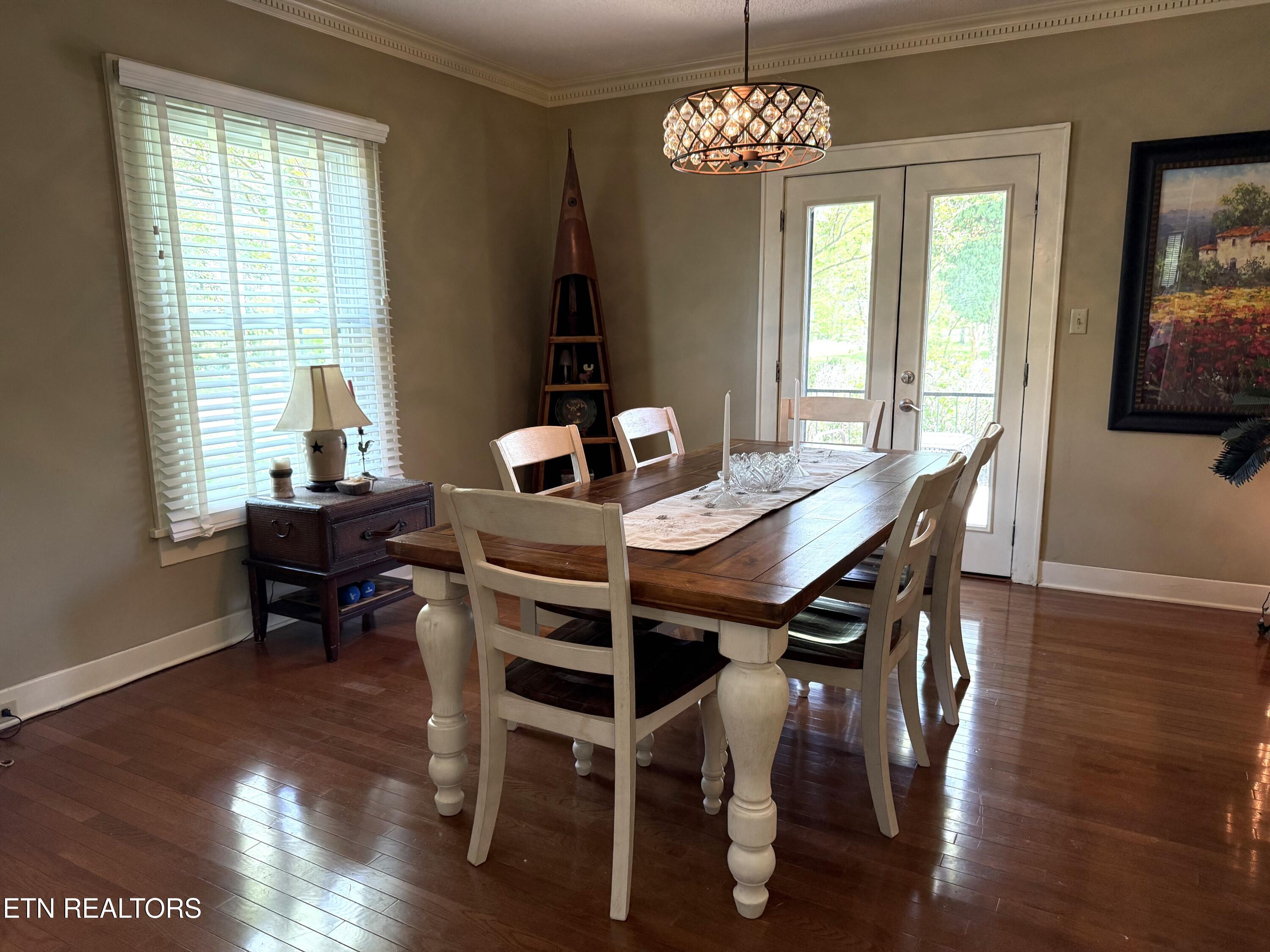 Knoxville, Tennessee 37917, United States, 3 Bedrooms Bedrooms, ,1 BathroomBathrooms,Residential,Pending,112120