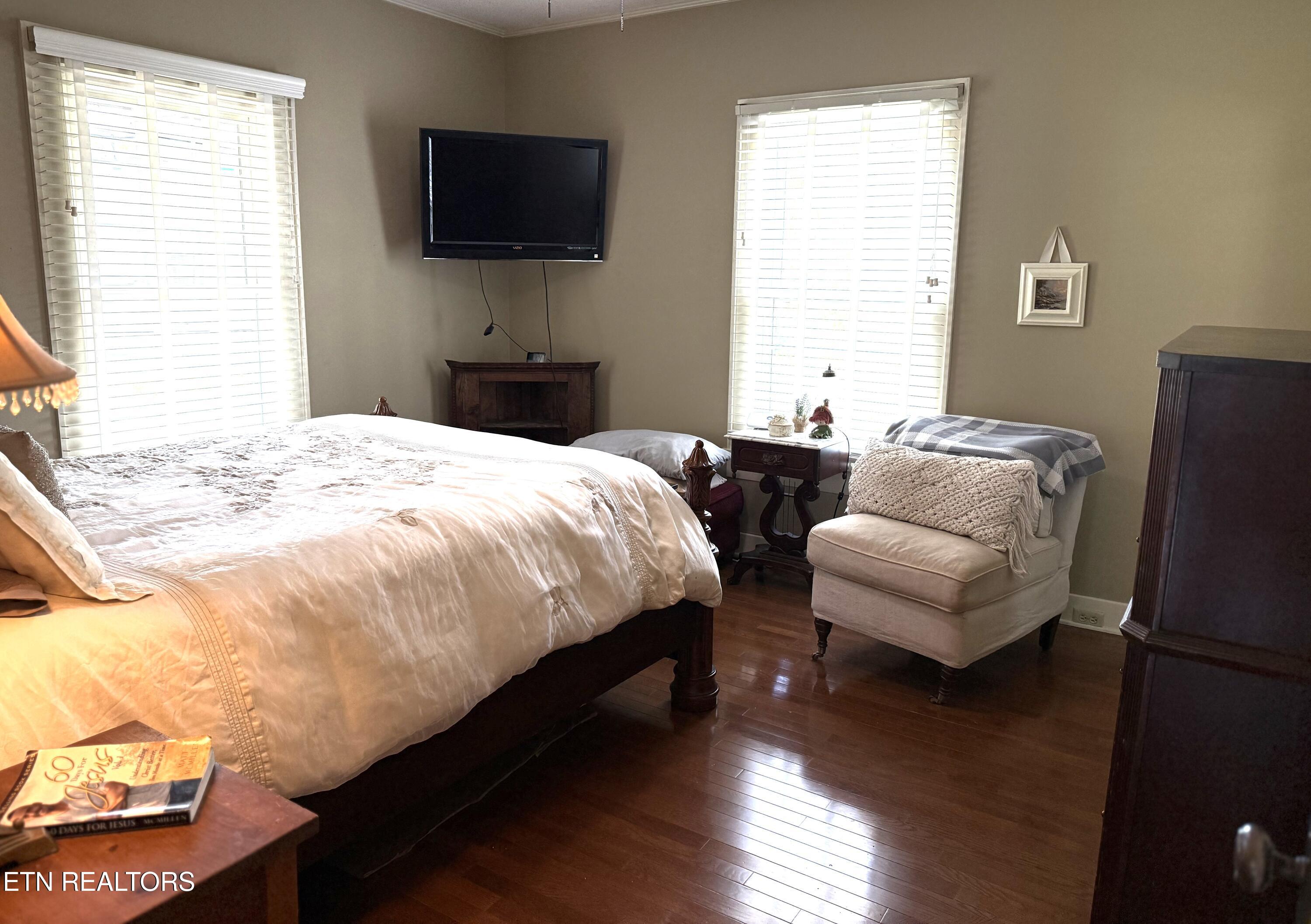 Knoxville, Tennessee 37917, United States, 3 Bedrooms Bedrooms, ,1 BathroomBathrooms,Residential,Pending,112120