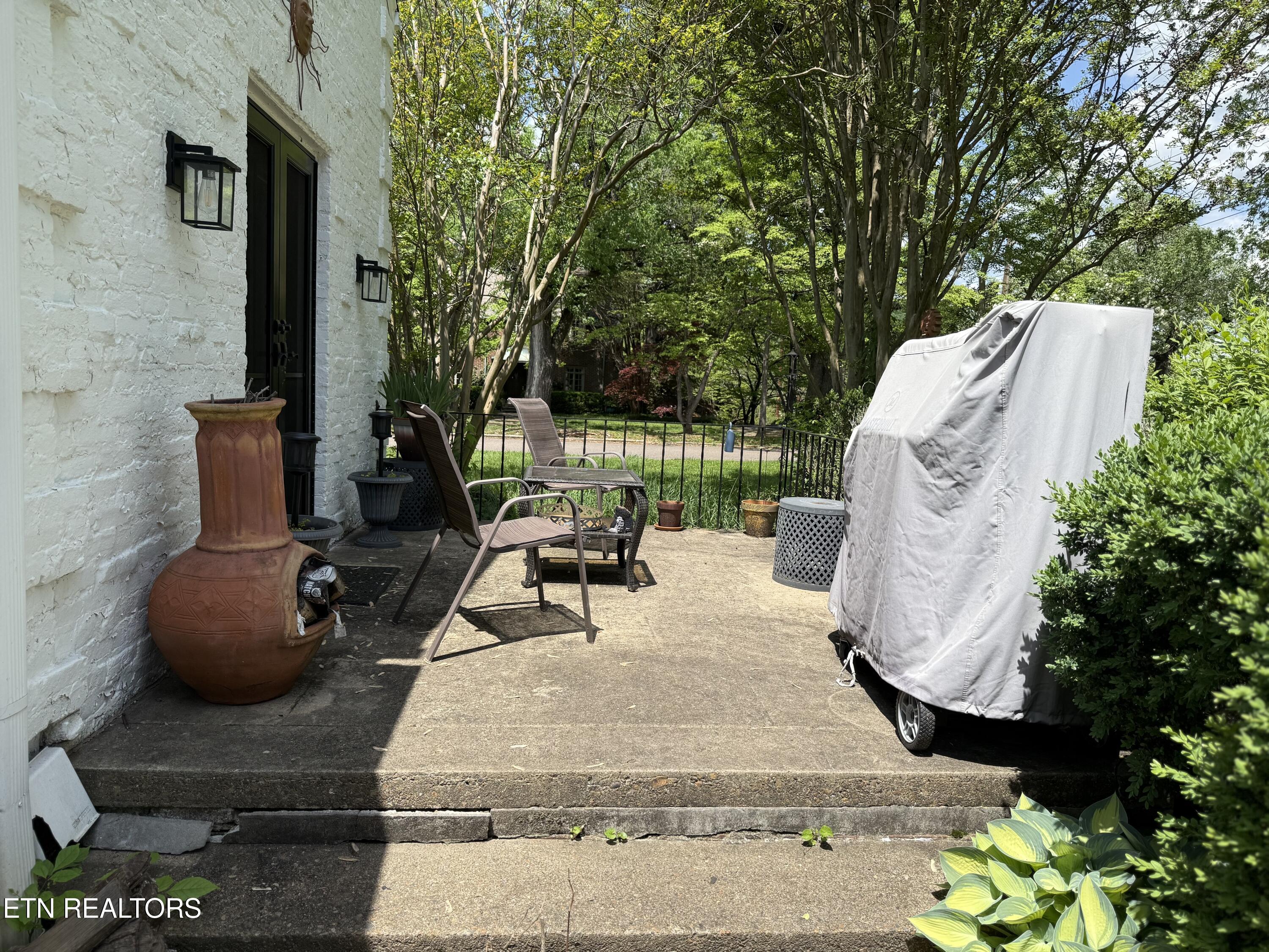 Knoxville, Tennessee 37917, United States, 3 Bedrooms Bedrooms, ,1 BathroomBathrooms,Residential,Pending,112120