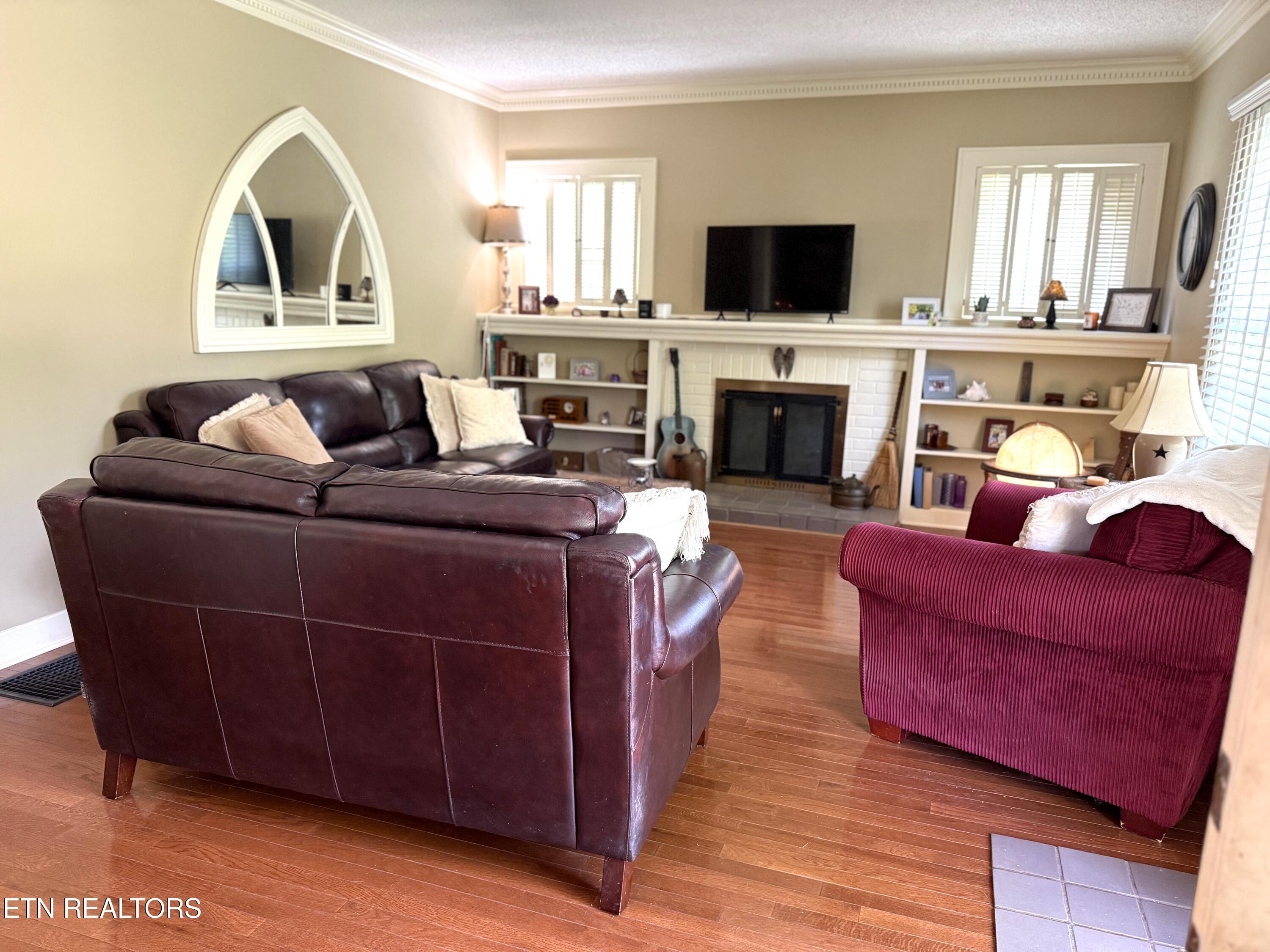 Knoxville, Tennessee 37917, United States, 3 Bedrooms Bedrooms, ,1 BathroomBathrooms,Residential,Pending,112120