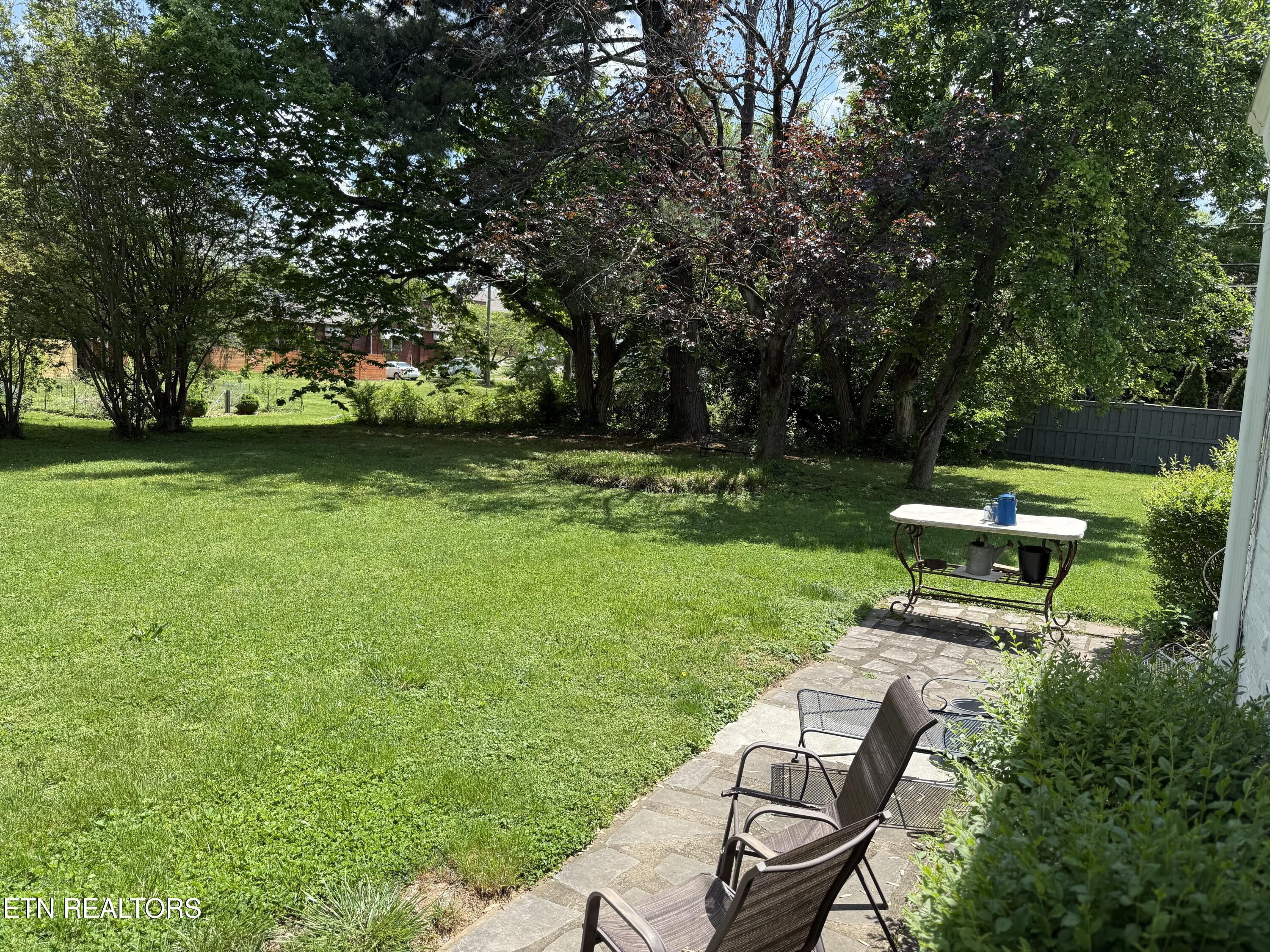 Knoxville, Tennessee 37917, United States, 3 Bedrooms Bedrooms, ,1 BathroomBathrooms,Residential,Pending,112120