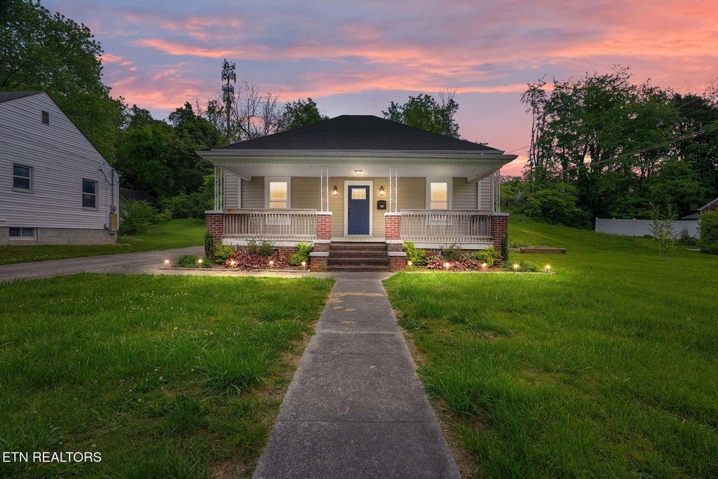 Photo of 1610 Edgewood Ave, Knoxville, TN 37917 (MLS # 1337434)