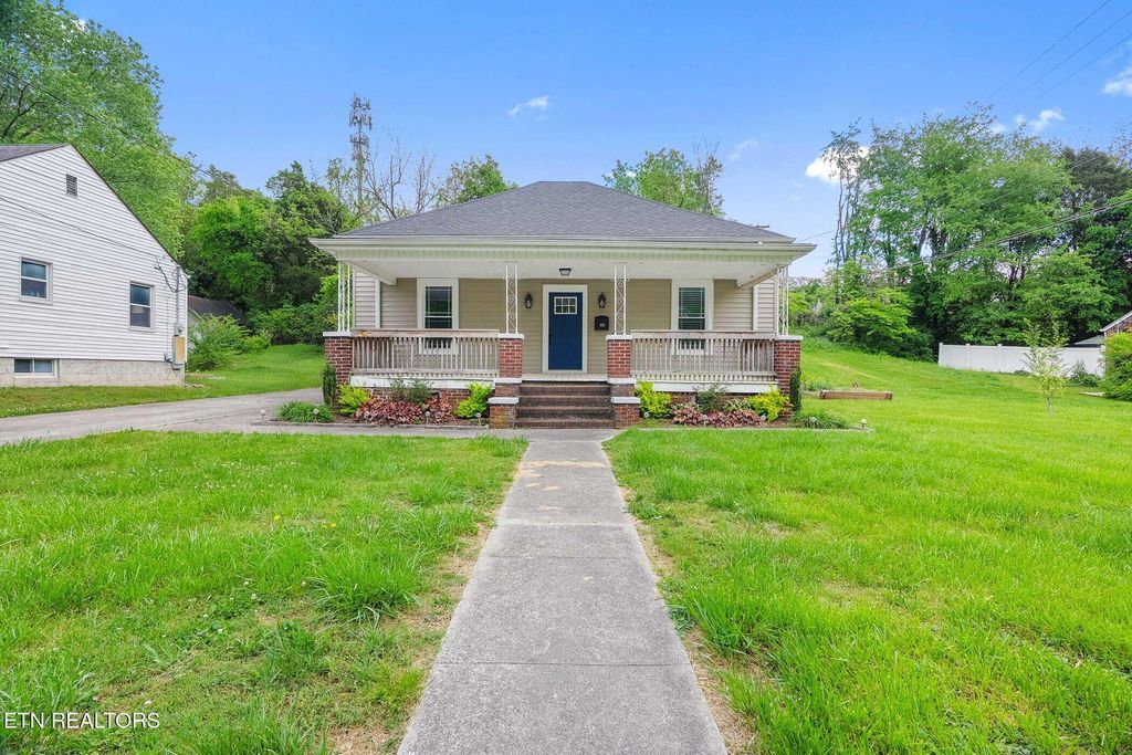 Photo of 1610 Edgewood Ave, Knoxville, TN 37917 (MLS # 1337434)