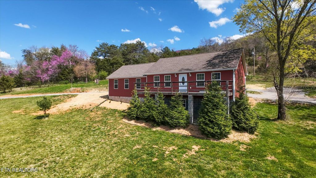 Photo of 878 Little Sycamore Rd, Tazewell, TN 37879 (MLS # 1296410)