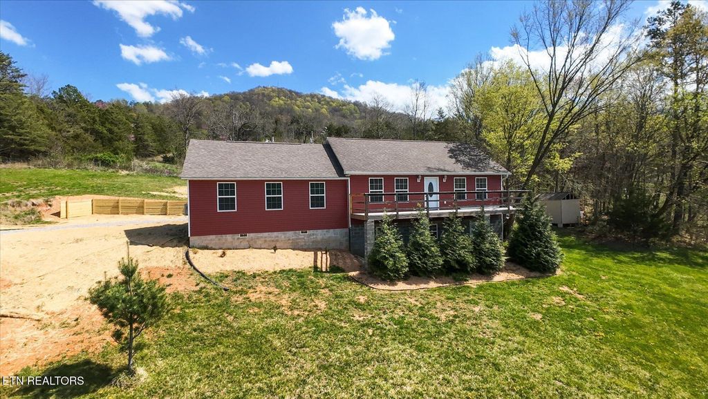 Photo of 878 Little Sycamore Rd, Tazewell, TN 37879 (MLS # 1296410)