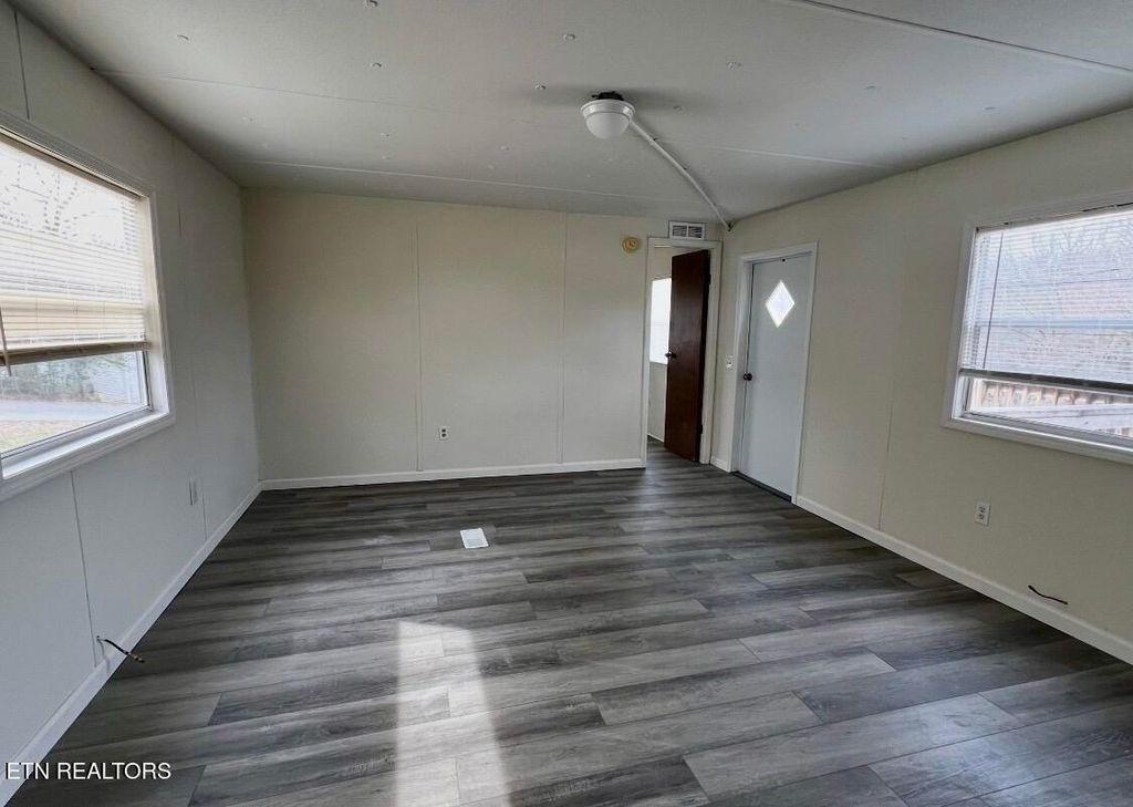 Photo of 372 Longmire Rd, Clinton, TN 37716 (MLS # 1340176)
