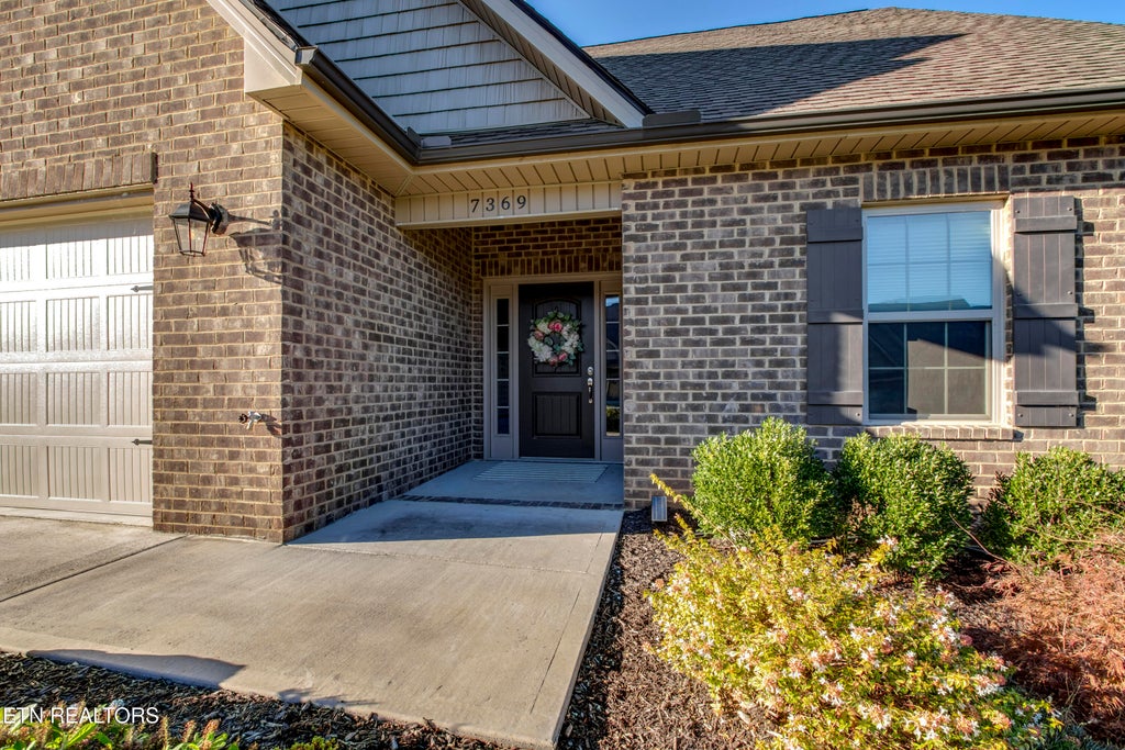 Photo of 7369 Willow Path Lane, Knoxville, TN 37918 (MLS # 1348554)