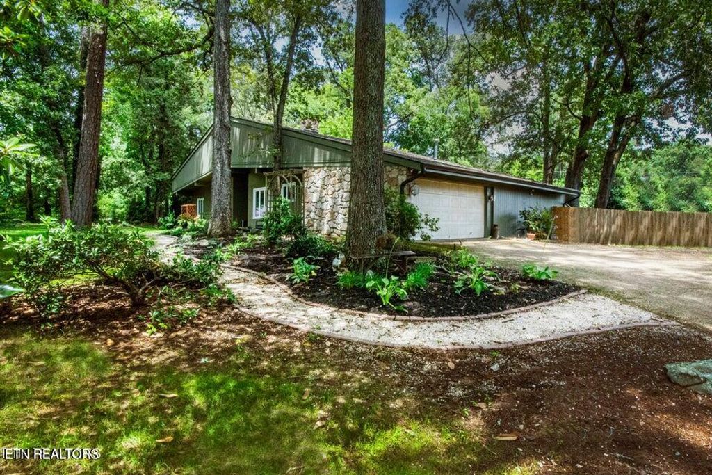 Photo of 4620 Simona Rd, Knoxville, TN 37918 (MLS # 1317507)