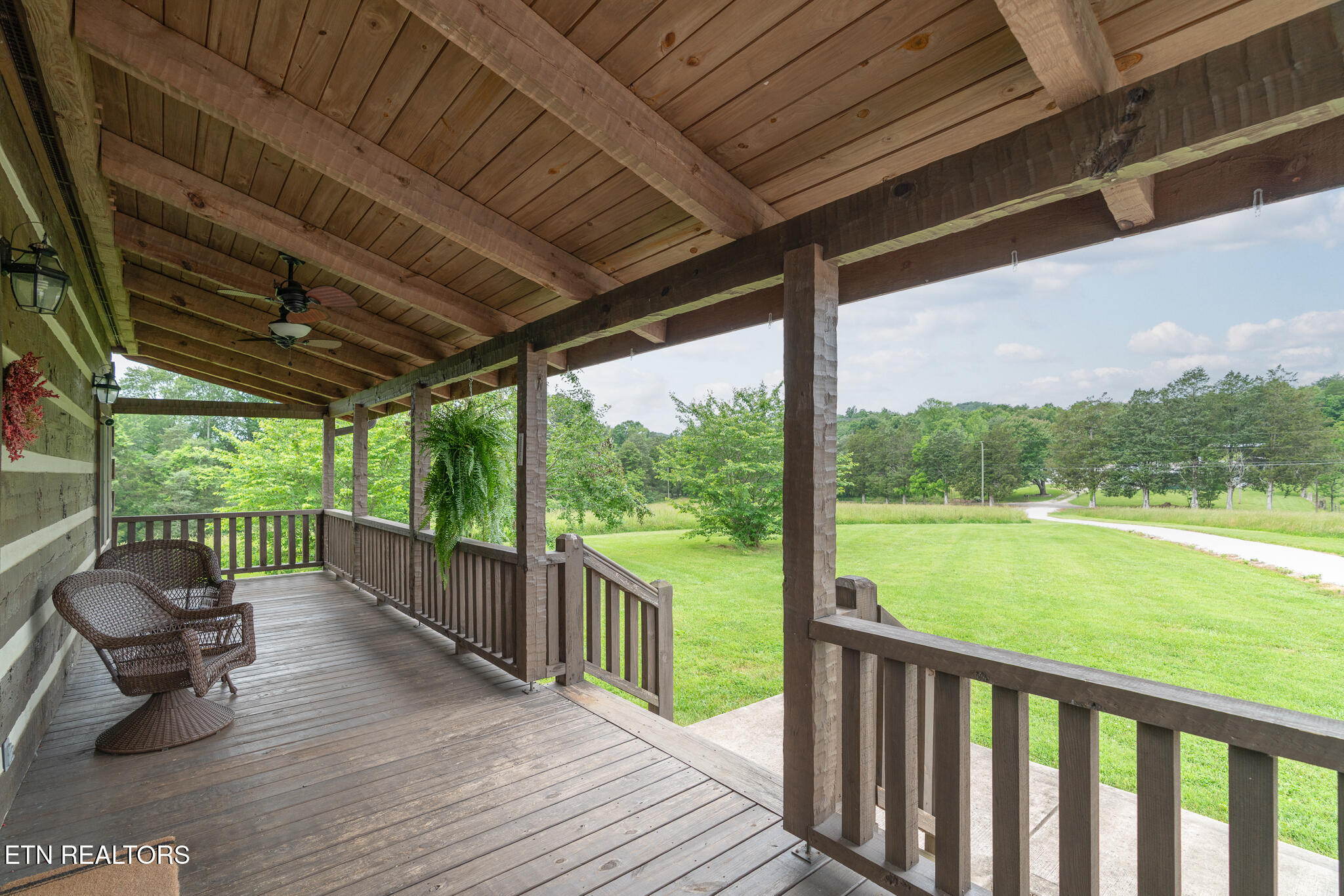 1055 Laurel Bluff Rd