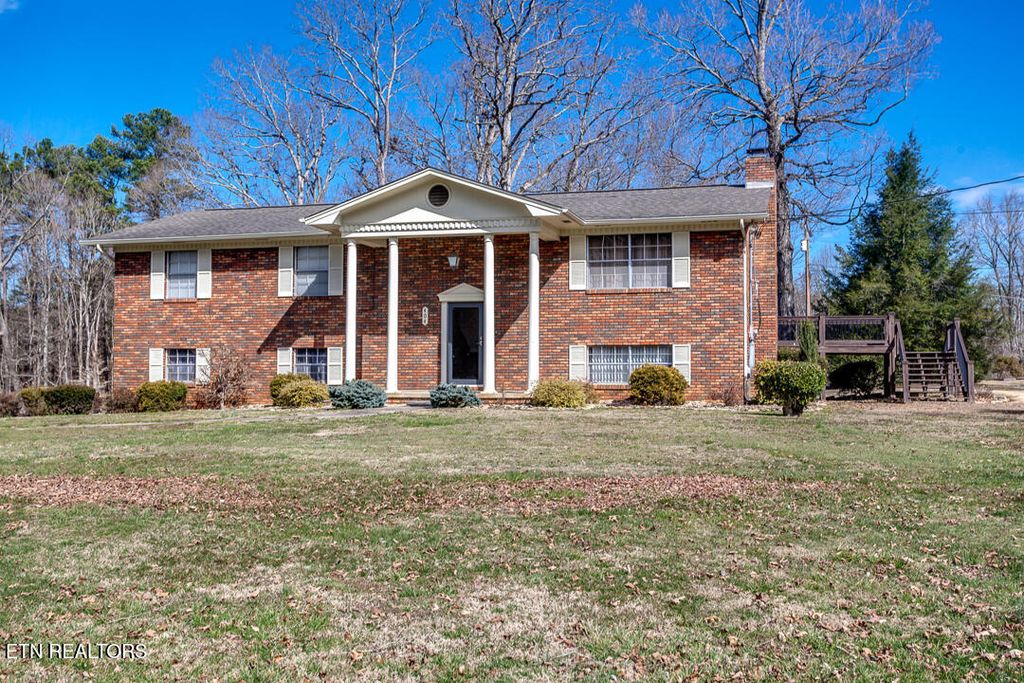 Photo of 404 N Wooddale Rd, Strawberry Plains, TN 37871 (MLS # 1291271)
