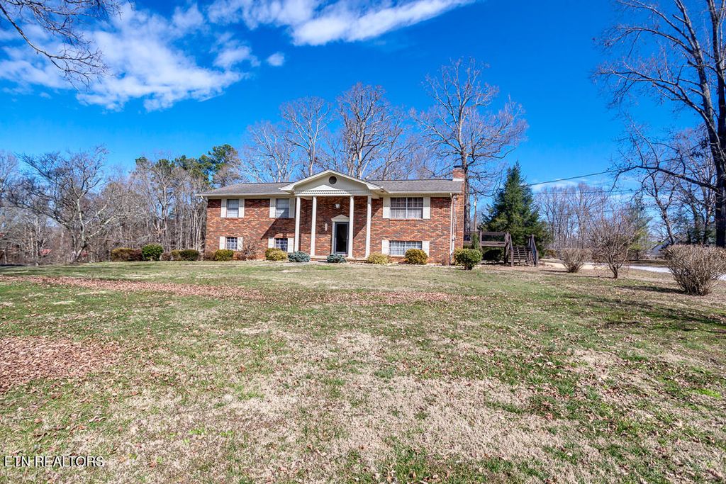 Photo of 404 N Wooddale Rd, Strawberry Plains, TN 37871 (MLS # 1291271)