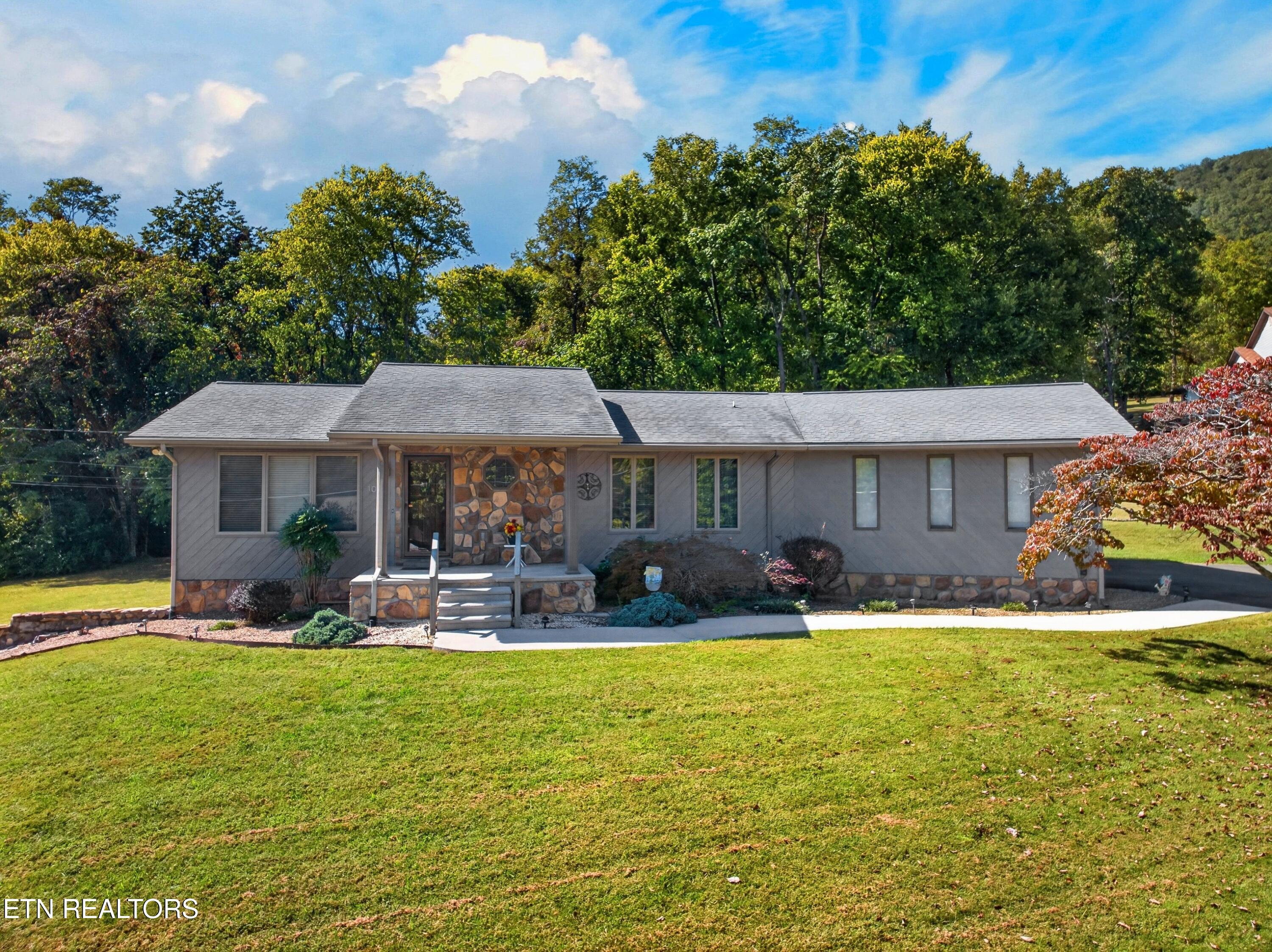 1089 Mountain Trail Drive