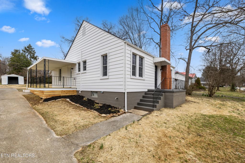 Photo of 217 Waller Ave, Maryville, TN 37803 (MLS # 1330908)