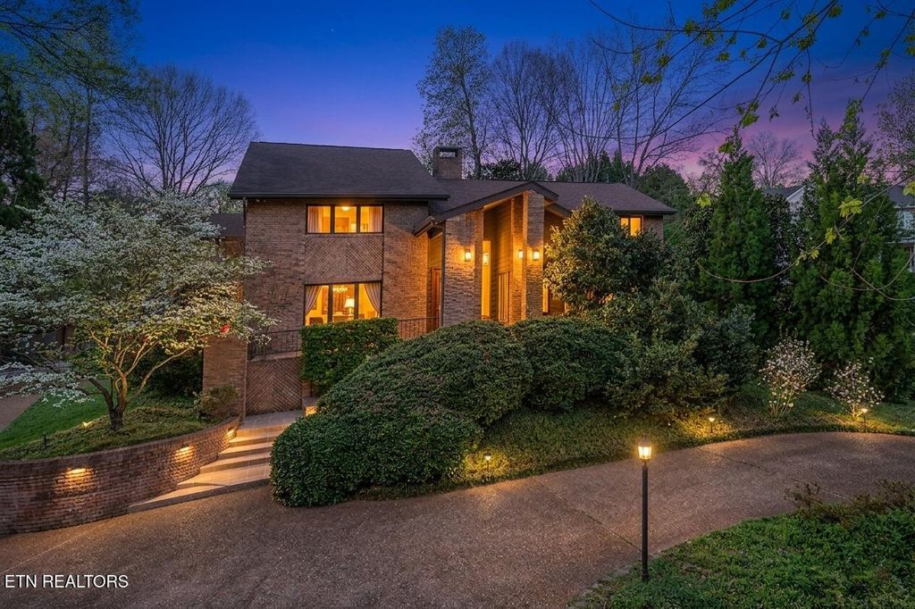 Photo of 667 Kenesaw Ave, Knoxville, TN 37919 (MLS # 1335041)