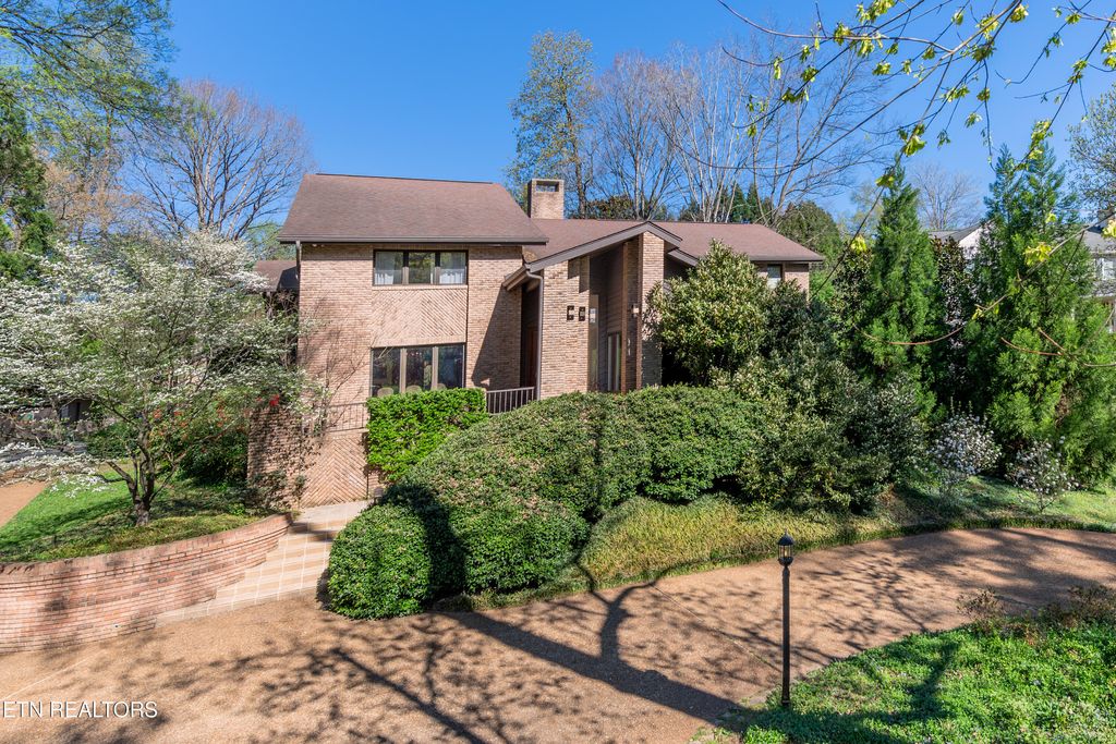 Photo of 667 Kenesaw Ave, Knoxville, TN 37919 (MLS # 1335041)