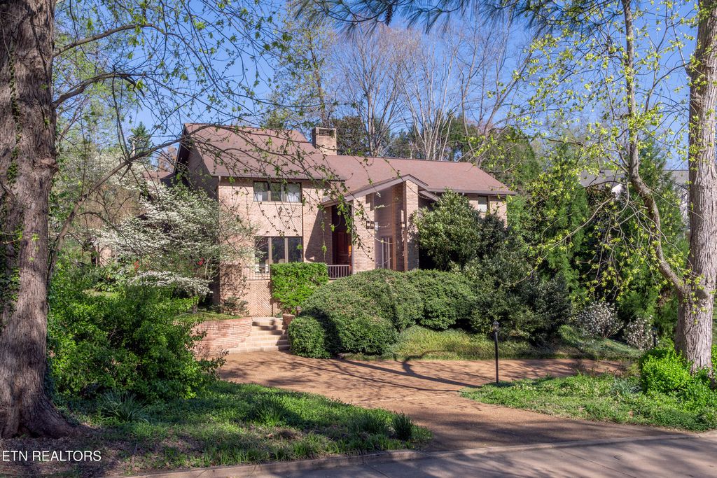 Photo of 667 Kenesaw Ave, Knoxville, TN 37919 (MLS # 1335041)