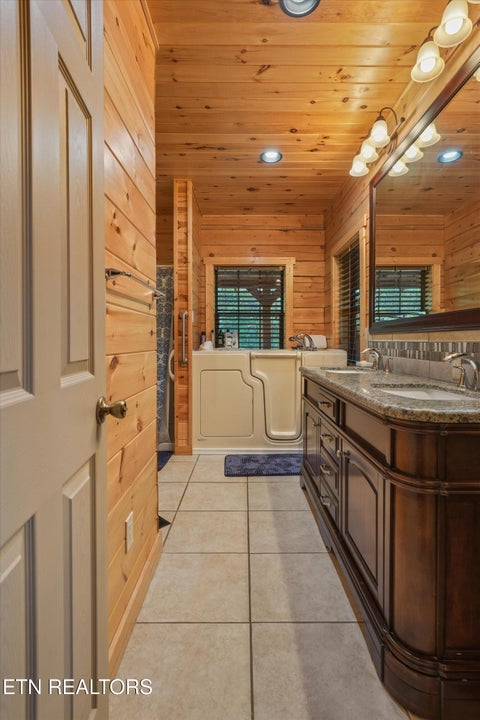 Tiny photo for 119 Larimar Lane, New Tazewell, TN 37825 (MLS # 1359639)