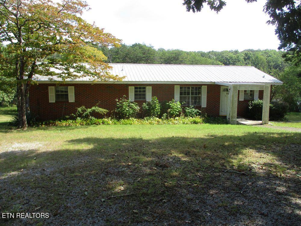 Photo of 115 Lake Shore Drive, Pikeville, TN 37367 (MLS # 1354222)