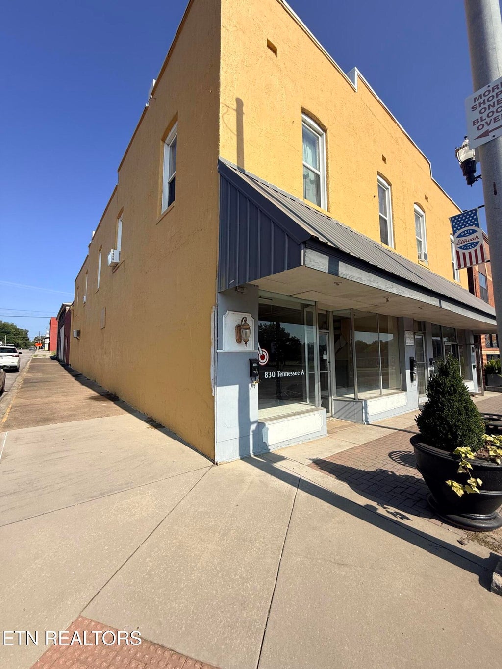 Photo of 830 Tennessee Ave, Etowah, TN 37331 (MLS # 1354243)