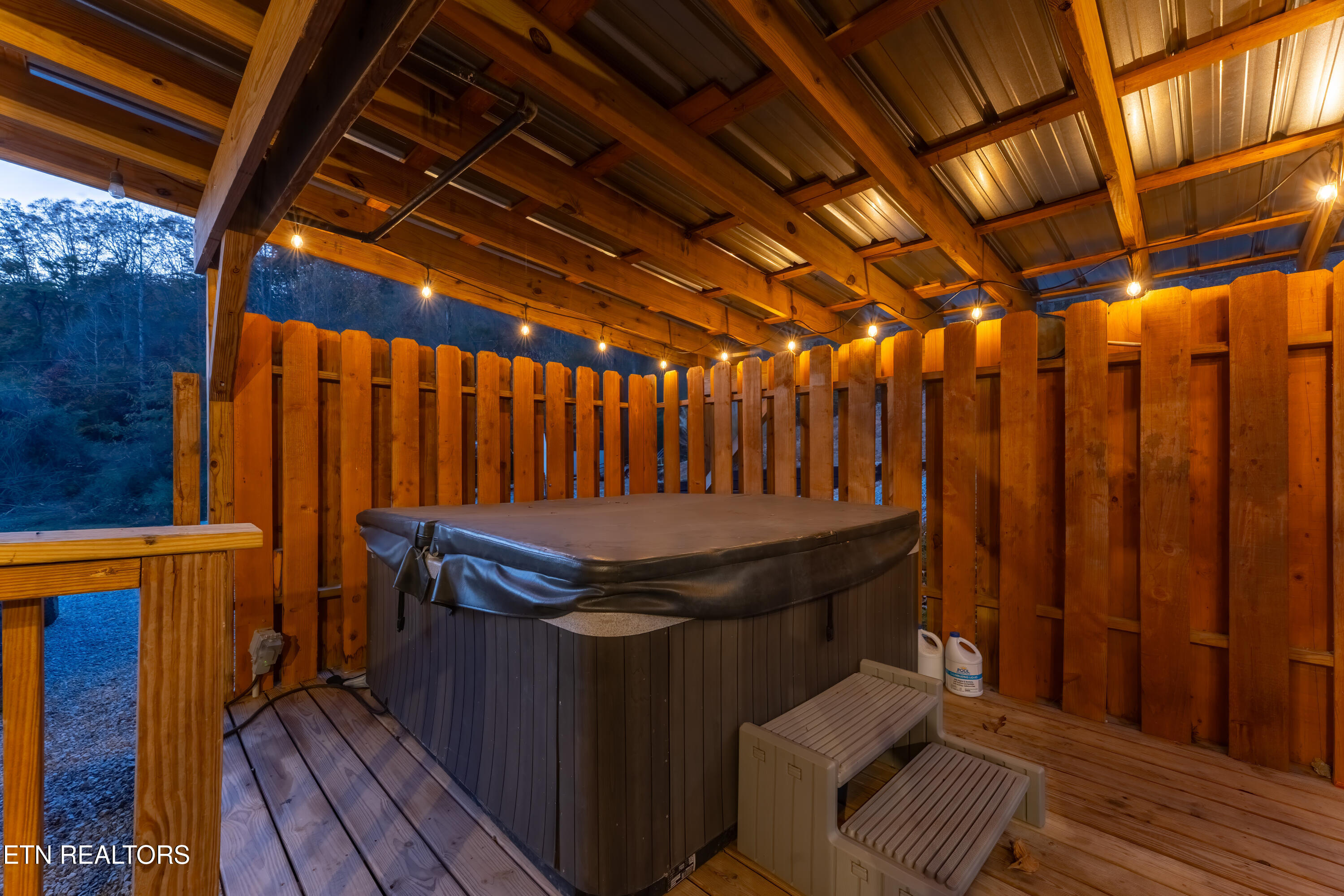 257 N Dark Hollow Rd