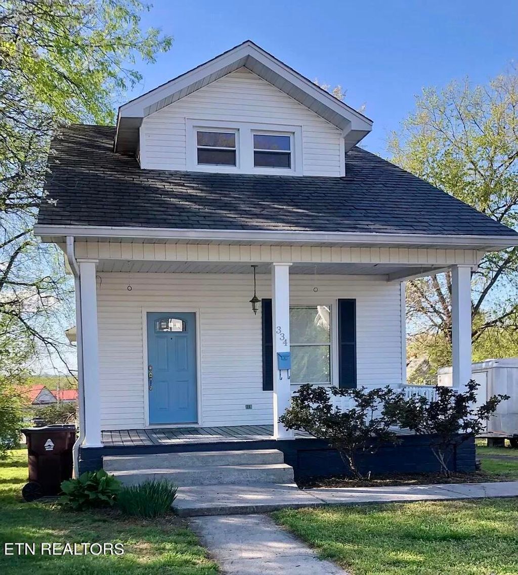 Photo of 334 W Lincoln Rd, Alcoa, TN 37701 (MLS # 1267309)