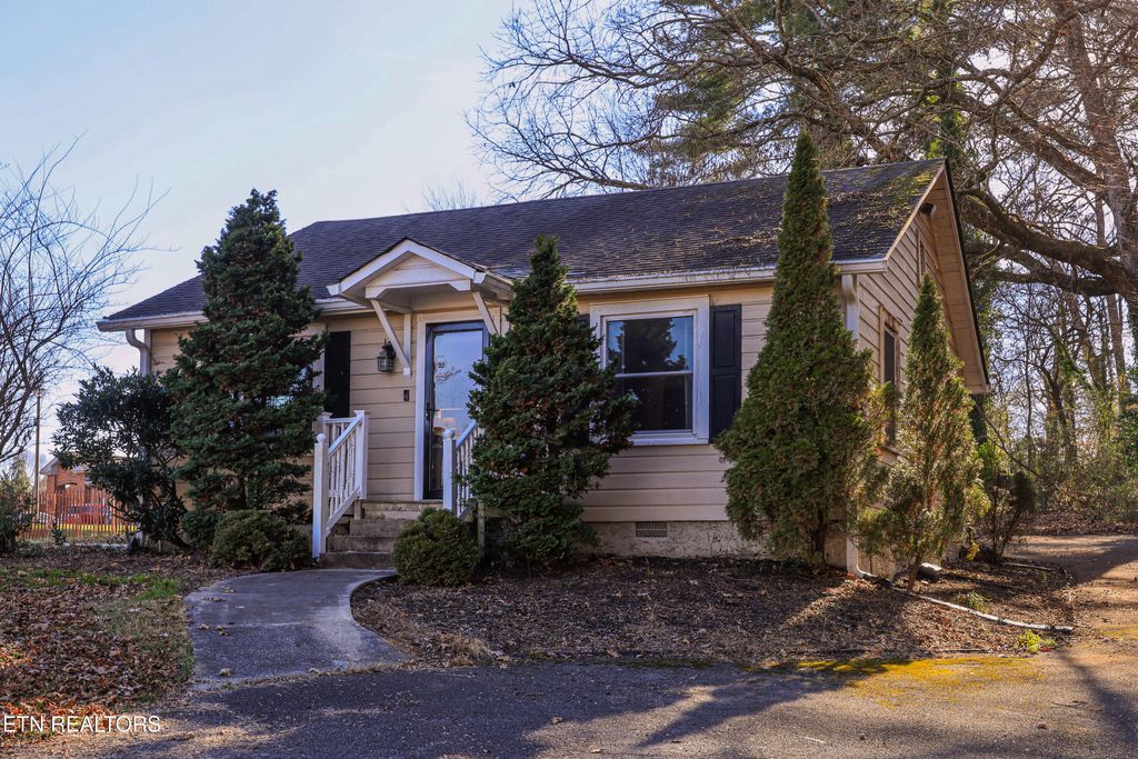 Photo of 101 Dogwood Drive, Athens, TN 37303 (MLS # 1325468)