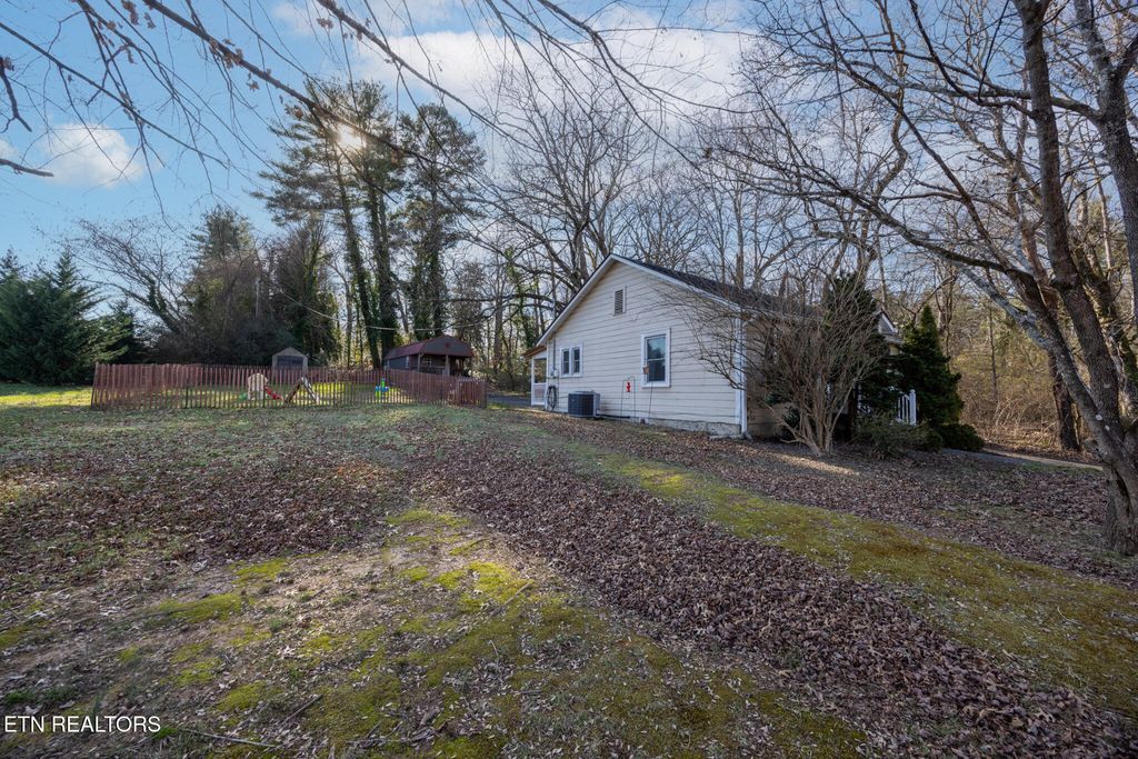 Photo of 101 Dogwood Drive, Athens, TN 37303 (MLS # 1325468)