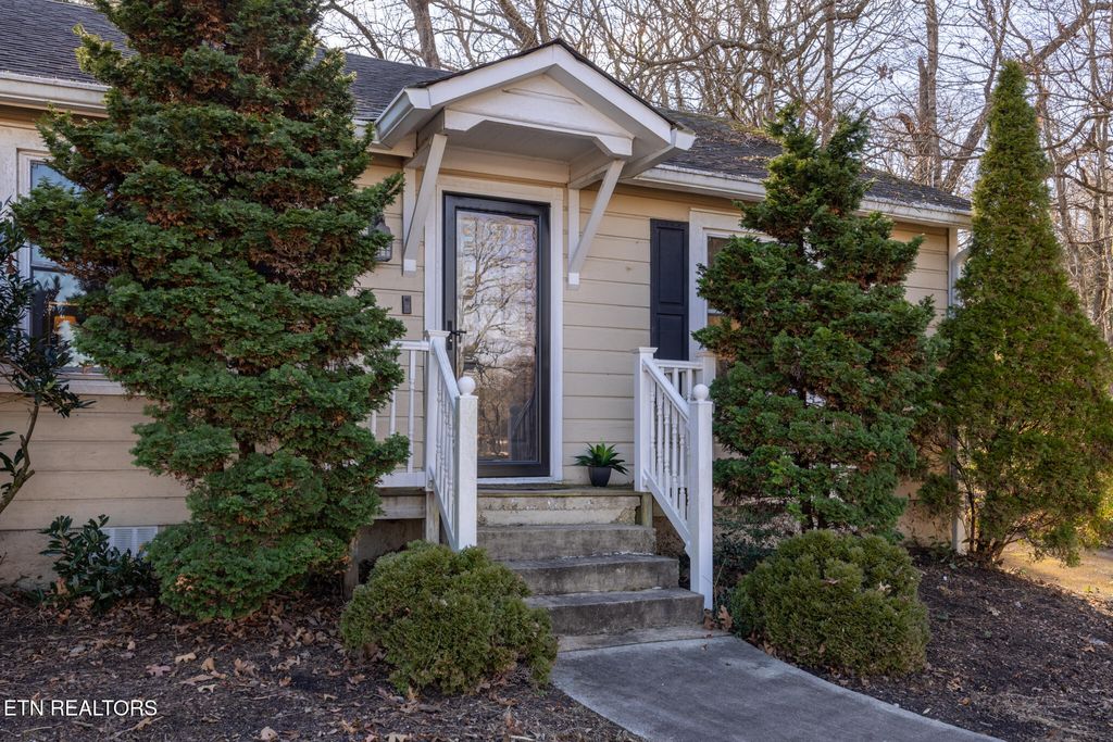 Photo of 101 Dogwood Drive, Athens, TN 37303 (MLS # 1325468)