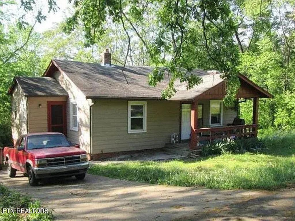 Photo of 2821 Hillside Ave, Knoxville, TN 37914 (MLS # 1333318)