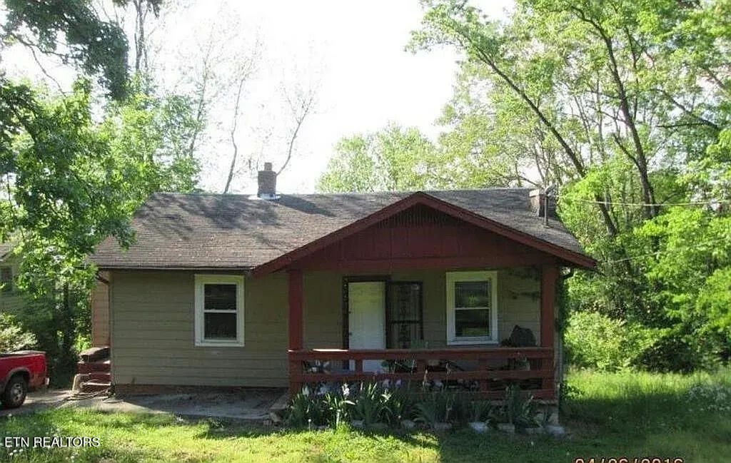 Photo of 2821 Hillside Ave, Knoxville, TN 37914 (MLS # 1333318)