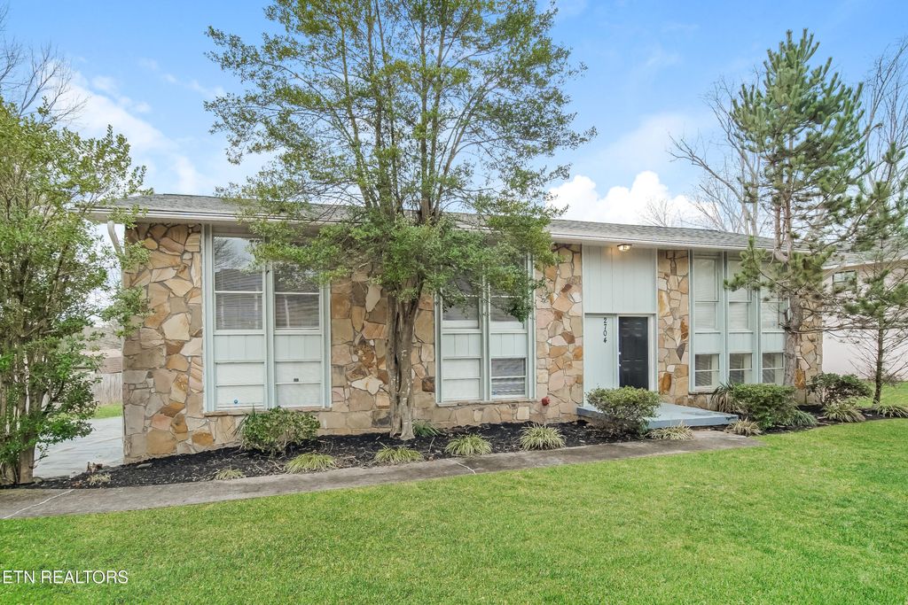 Photo of 2704 Shropshire Blvd, Powell, TN 37849 (MLS # 1327258)