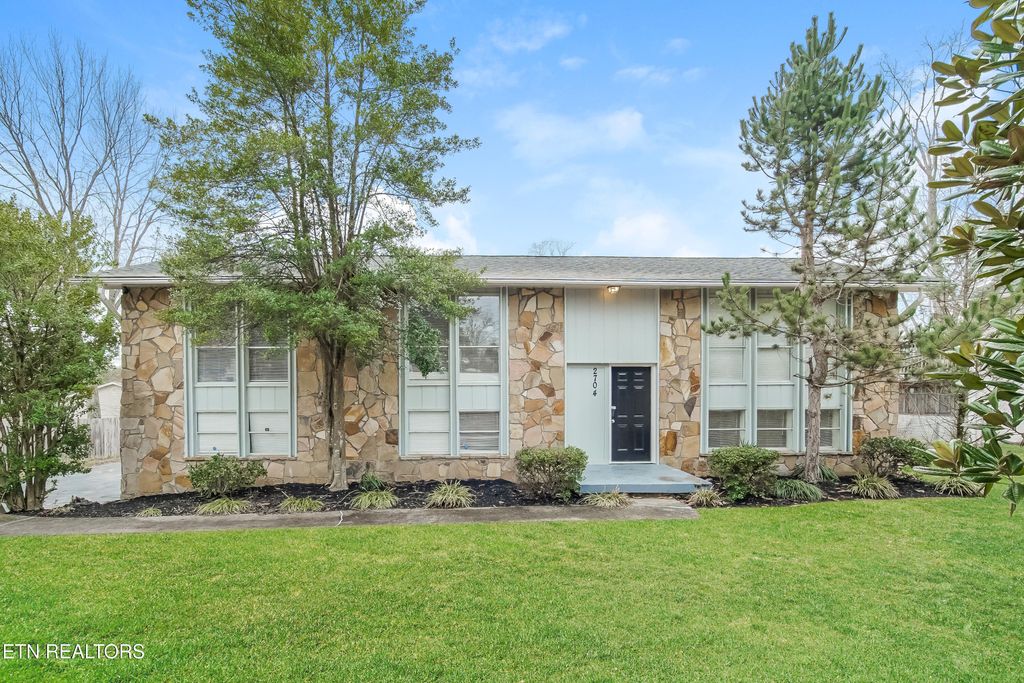 Photo of 2704 Shropshire Blvd, Powell, TN 37849 (MLS # 1327258)