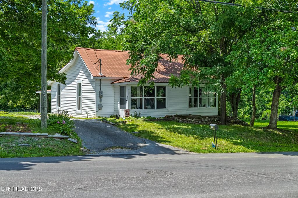 Photo of 121 N Niota Rd, Englewood, TN 37329 (MLS # 1307923)