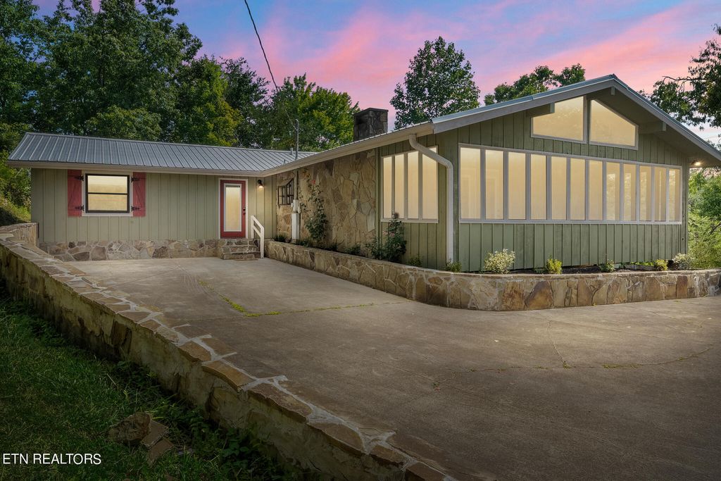 Photo of 3250 Huckleberry Way, Sevierville, TN 37862 (MLS # 1334772)