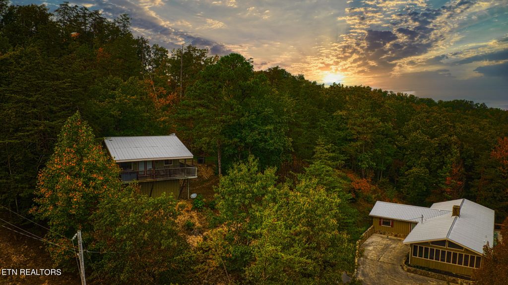 Photo of 3250 Huckleberry Way, Sevierville, TN 37862 (MLS # 1334772)