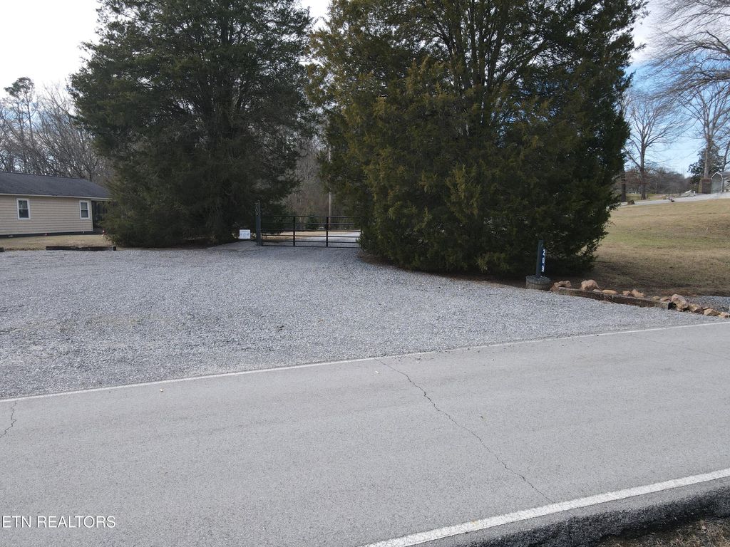 Photo of 209 Walden Lane, Kingston, TN 37763 (MLS # 1327661)