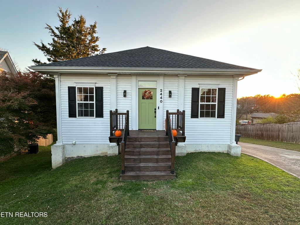 Photo of 2440 Honey Grove Lane, Knoxville, TN 37923 (MLS # 1322023)