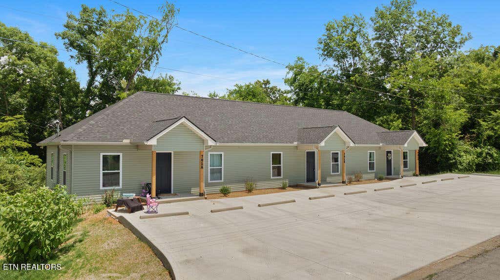Photo of 701 N F St, Lenoir City, TN 37771 (MLS # 1343301)