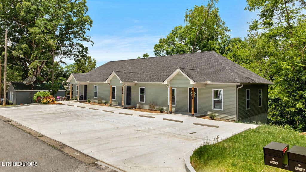 Photo of 701 N F St, Lenoir City, TN 37771 (MLS # 1343301)