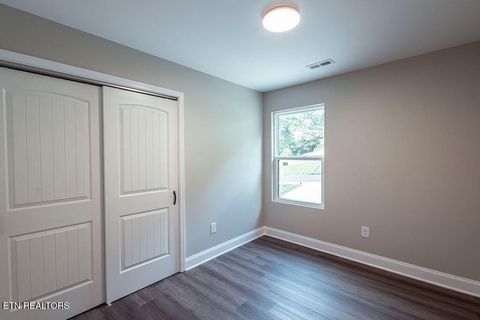 Tiny photo for 138 California Ave, Oak Ridge, TN 37830 (MLS # 1347863)