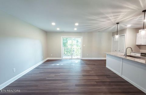 Tiny photo for 138 California Ave, Oak Ridge, TN 37830 (MLS # 1347863)