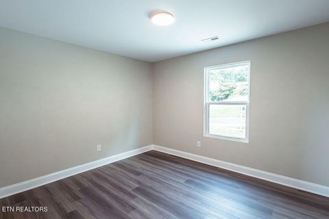 Tiny photo for 138 California Ave, Oak Ridge, TN 37830 (MLS # 1347863)