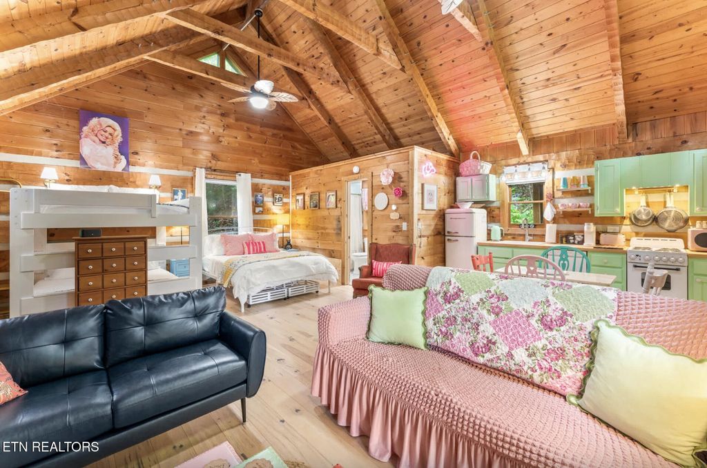 Photo of 2005 Spotted Fawn Way, Sevierville, TN 37876 (MLS # 1333252)