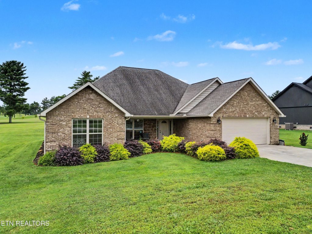Photo of 314 White Rose Ave, Maryville, TN 37803 (MLS # 1346029)