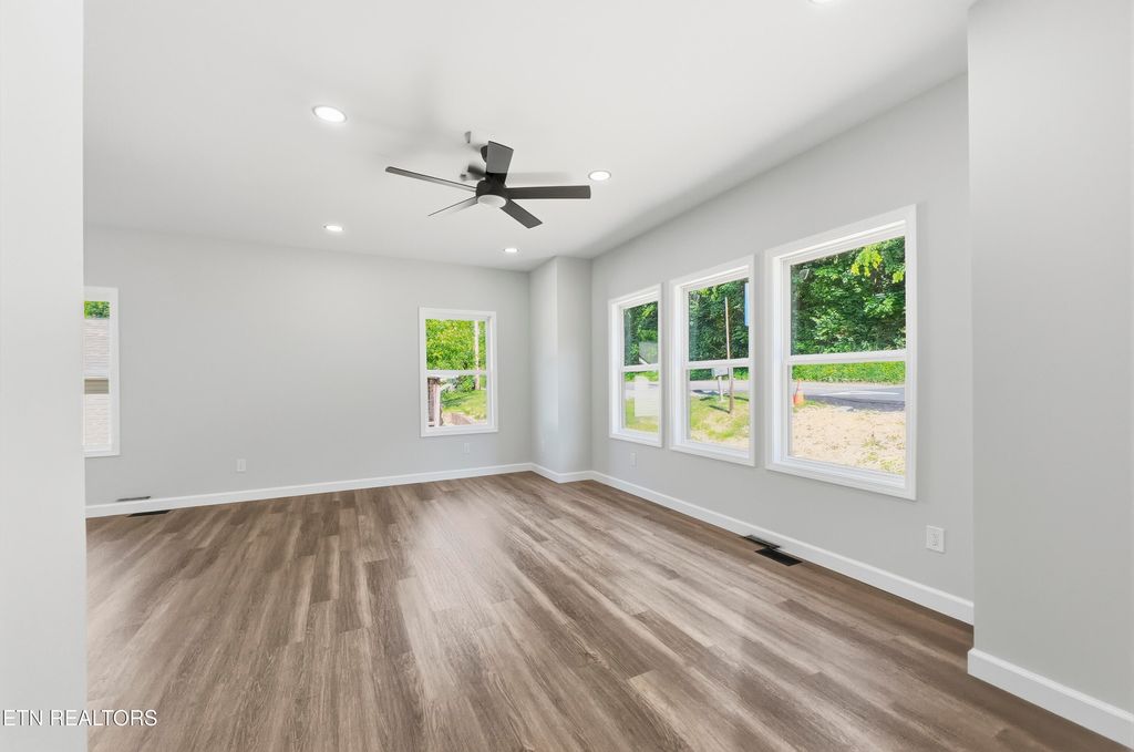 Photo of 4021 Lilac Ave, Knoxville, TN 37914 (MLS # 1340579)