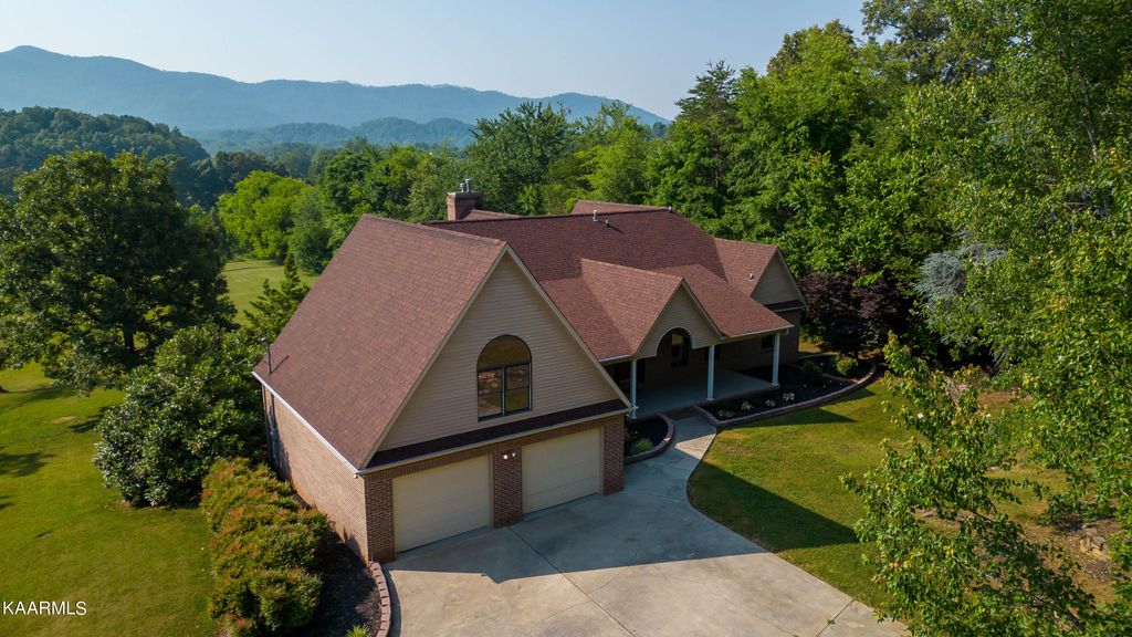 Photo of 646 Dixon Farm Rd, Walland, TN 37886 (MLS # 1230580)