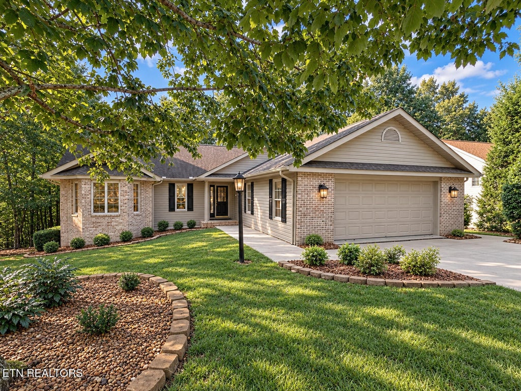 Photo of 110 Lynhurst Drive, Crossville, TN 38558 (MLS # 1354979)