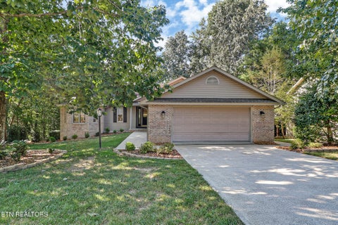 Photo of 110 Lynhurst Drive, Crossville, TN 38558 (MLS # 1354979)