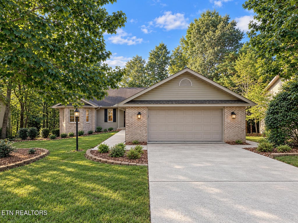 Photo of 110 Lynhurst Drive, Crossville, TN 38558 (MLS # 1354979)