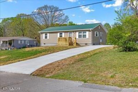Tiny photo for 400 N Iowa Ave, Etowah, TN 37331 (MLS # 1338013)